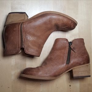 Clark's Leather Ankle Bootie